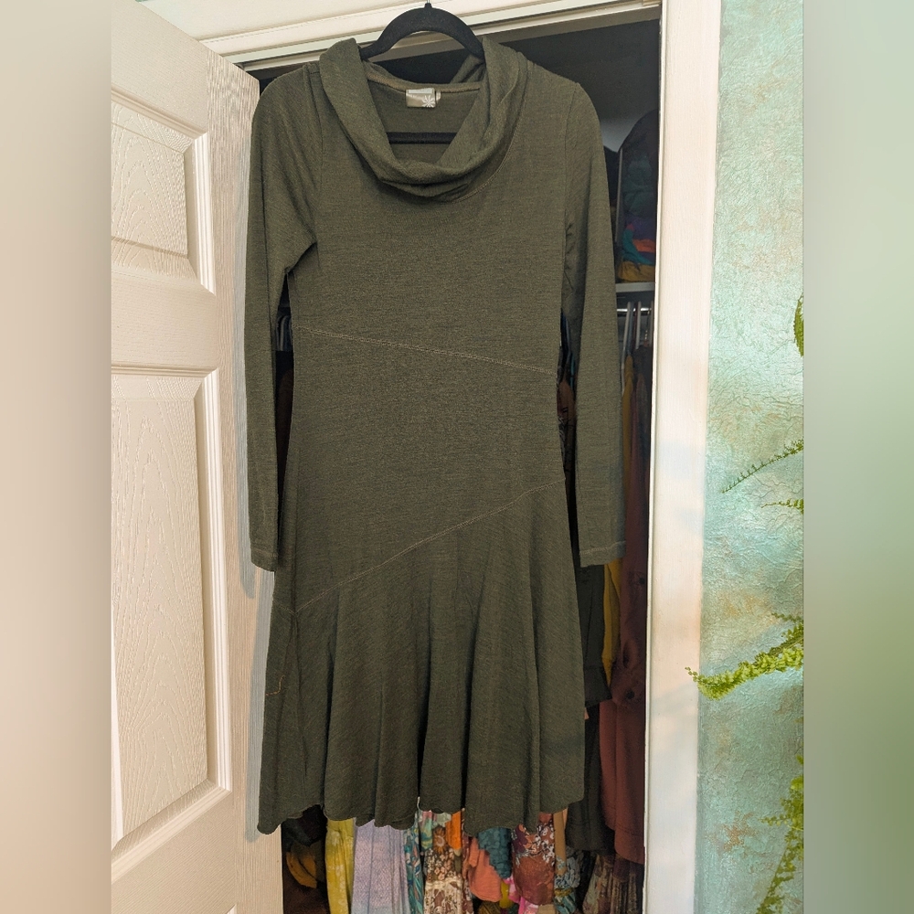 Athleta green jersey knit cowl neck dress, extra small